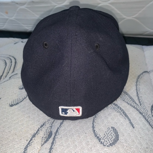 Boston Red Sox fitted - Picture 3 of 3